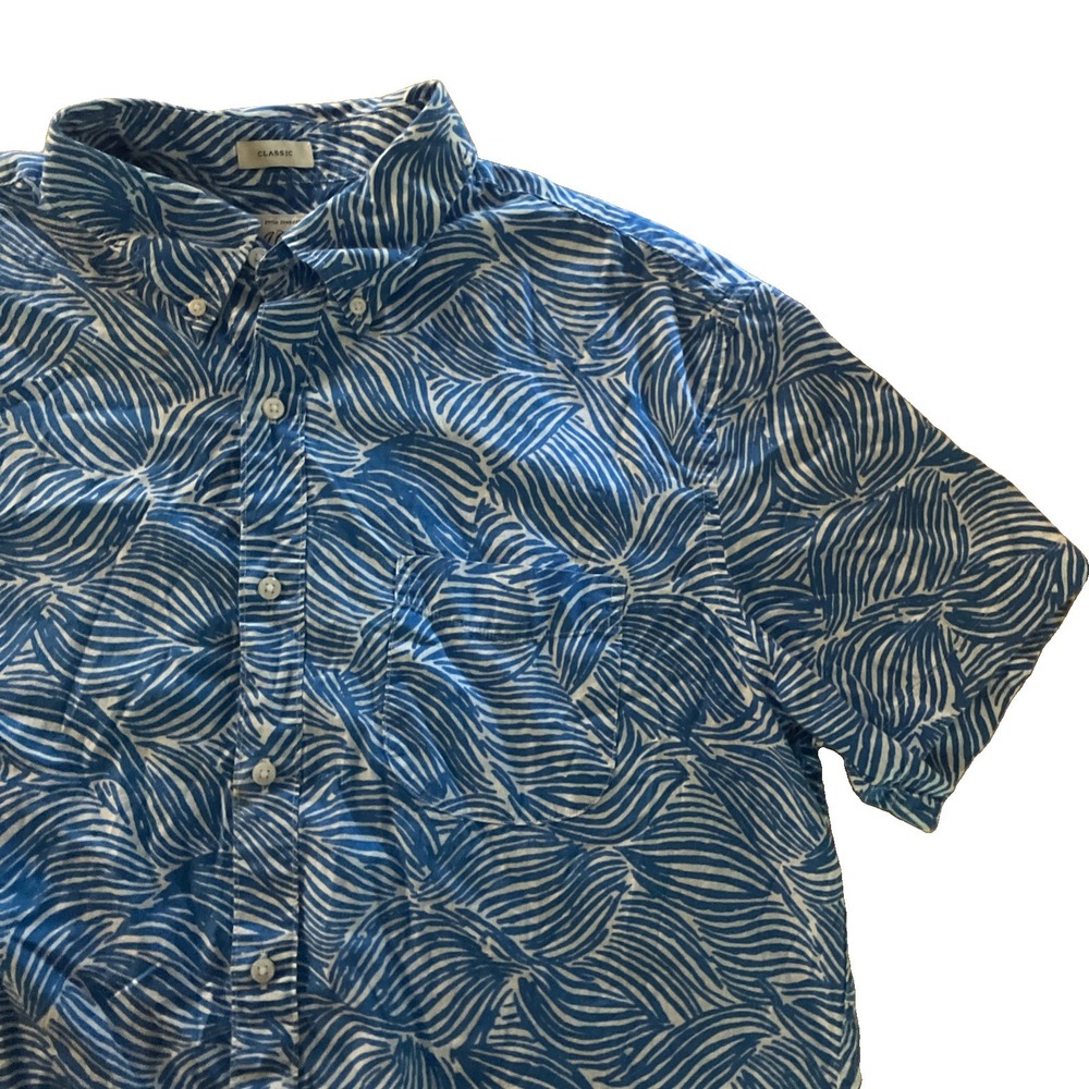 J.Crew Classic Fit 100% Cotton Abstract Blue White Button-Up Large Short Sleeve